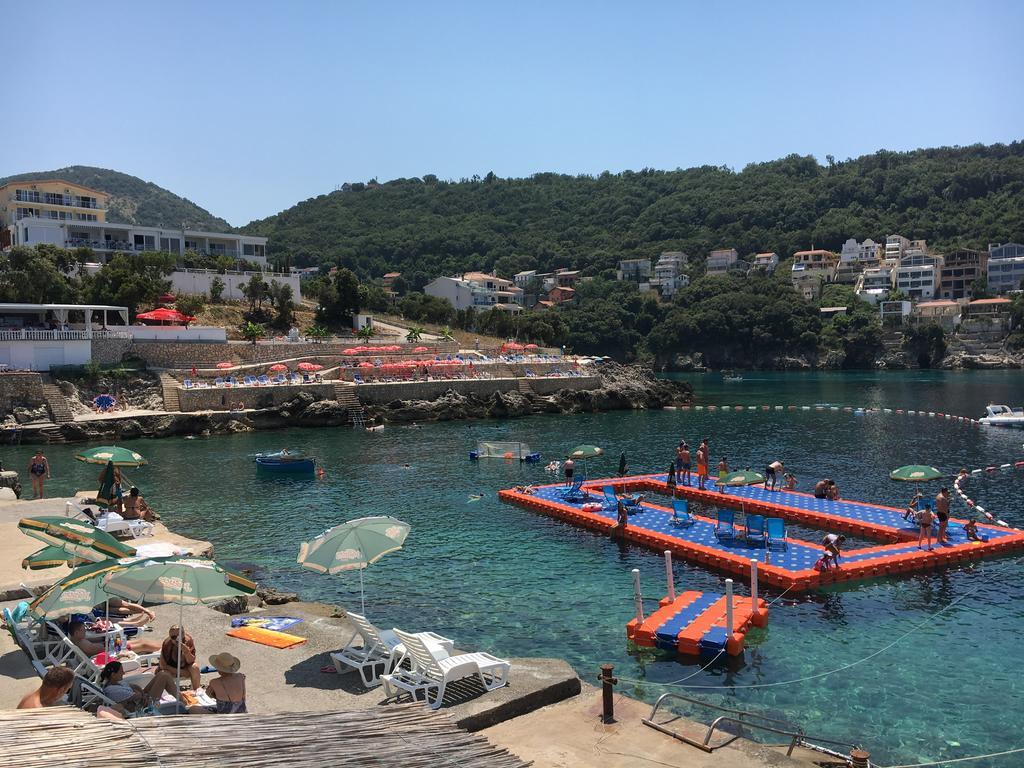 Axenia Hotel 尤塔哈 外观 照片